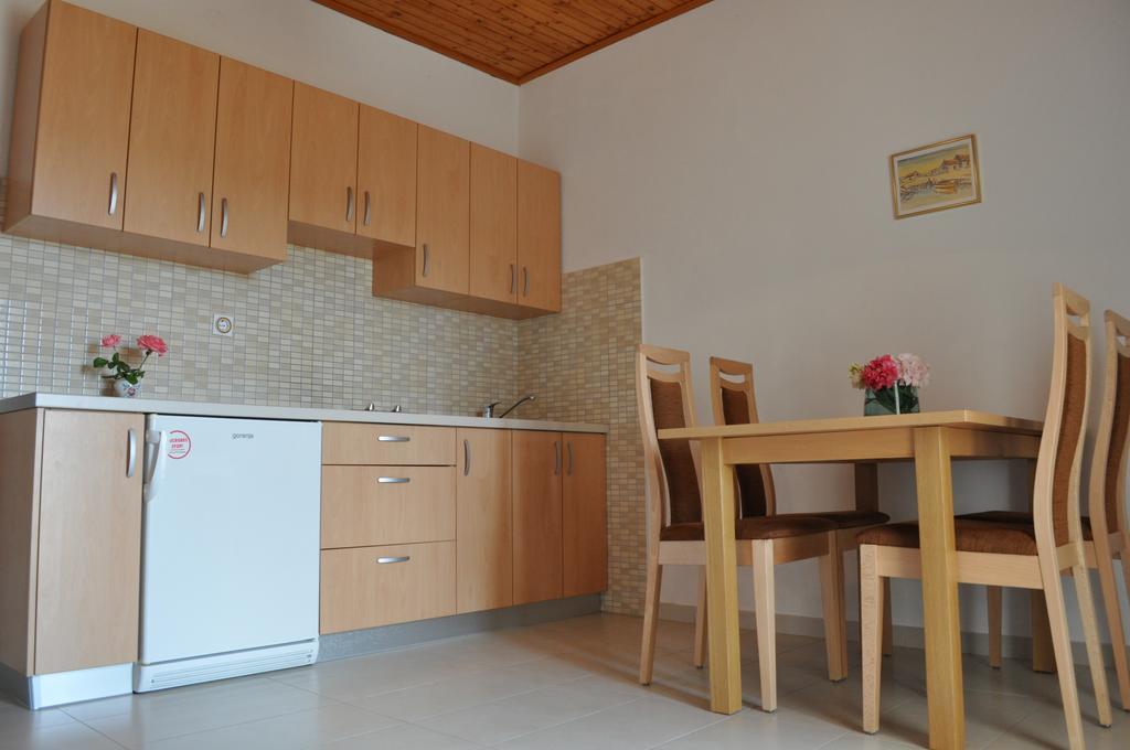 Apartments Smilja Ljubač Екстериор снимка