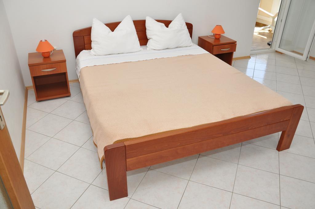 Apartments Smilja Ljubač Екстериор снимка